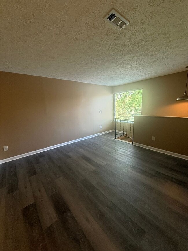Building Photo - 6631 Gracely Dr