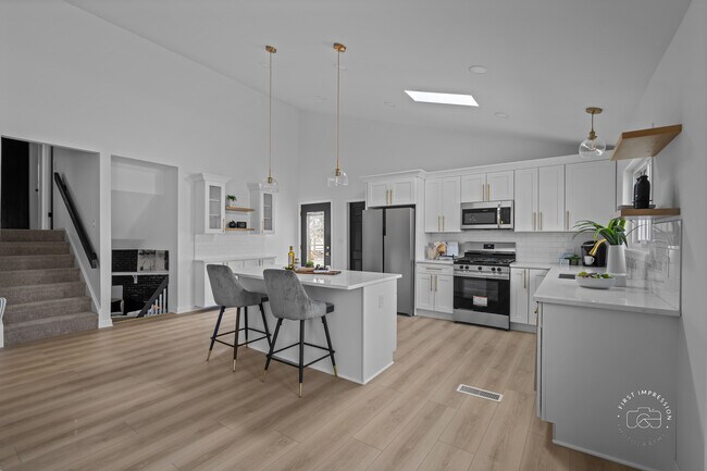 Building Photo - 2735 Springdale Cir