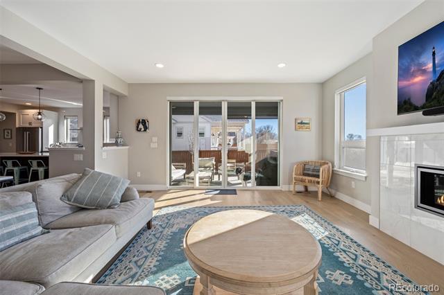 Building Photo - 702 Delechant Dr