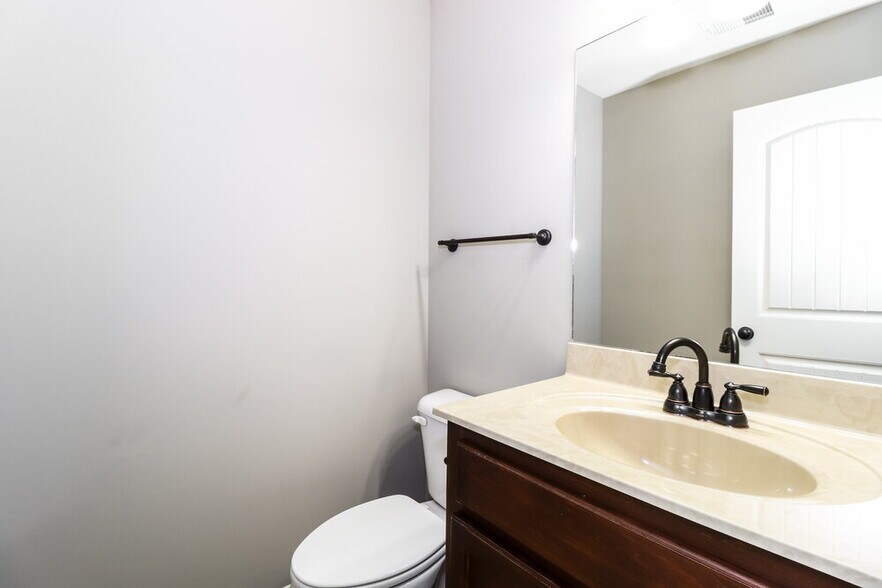 Building Photo - 9093 Tremont Dr