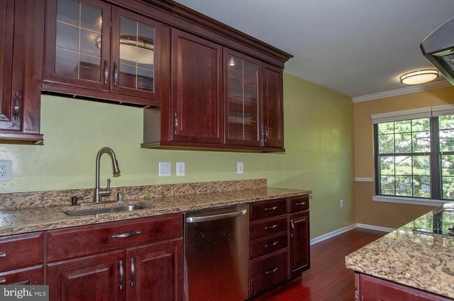 Building Photo - 6158 Old Brentford Ct