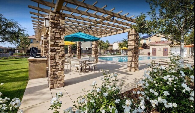 Building Photo - Stunning 3-Bedroom, 2.5-Bathroom Home for ...