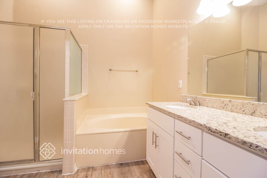 Building Photo - 14100 Yellow Wood Cir