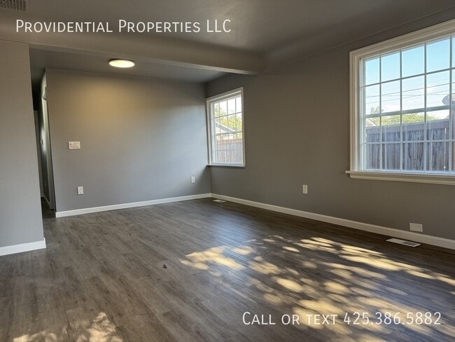Building Photo - 708 D St SE