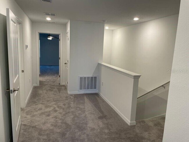 Building Photo - 8245 Crescent Oaks Dr