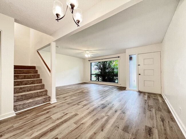 Building Photo - Pet Friendly Kaneohe Townhouse with A/C