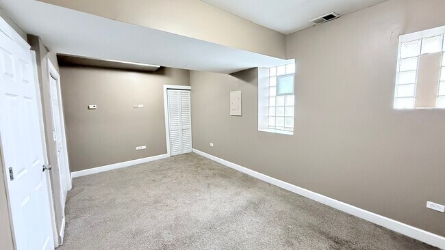 Building Photo - 8017 S Phillips Ave