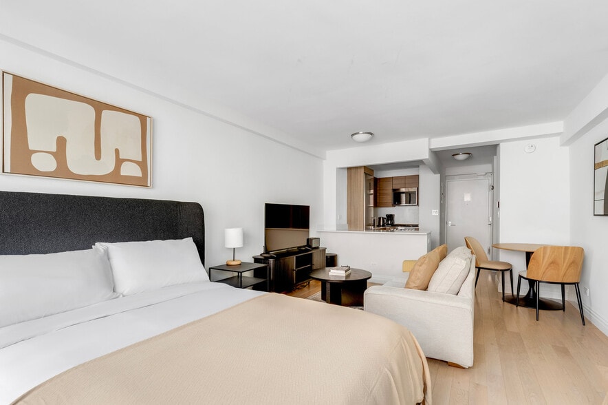 Building Photo - 340 E 51st St