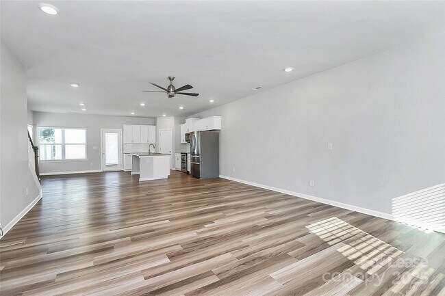 Building Photo - 646 Sagecroft Ln