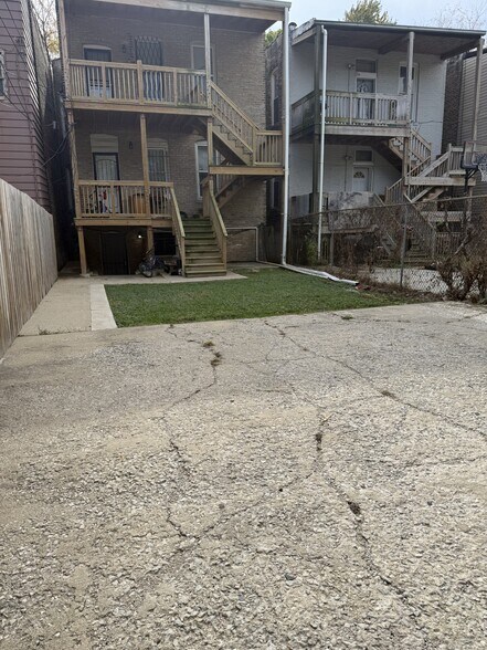 Building Photo - 3840 W Fillmore St