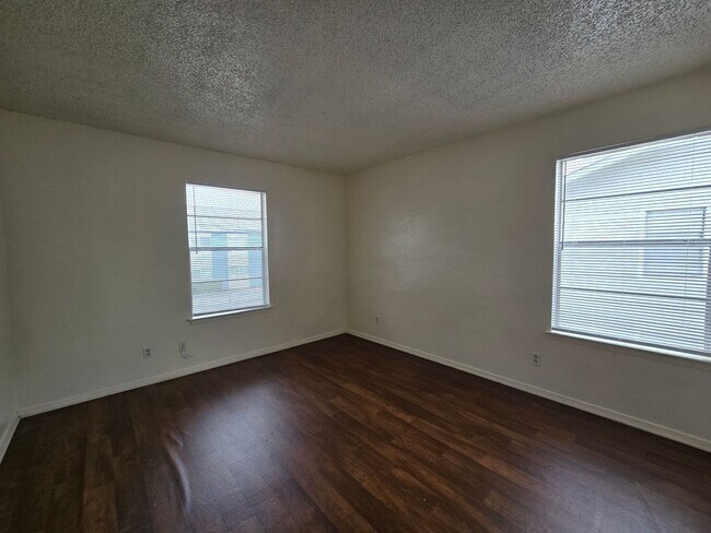 Building Photo - 1309 Quail Cir