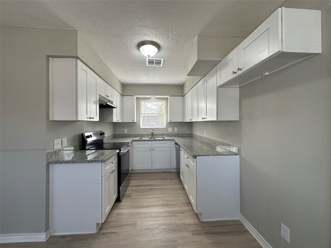 Building Photo - 4802 Hannas Reef Dr