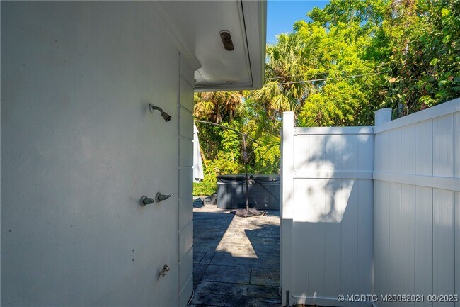 Building Photo - 1446 Wyn Cove Dr