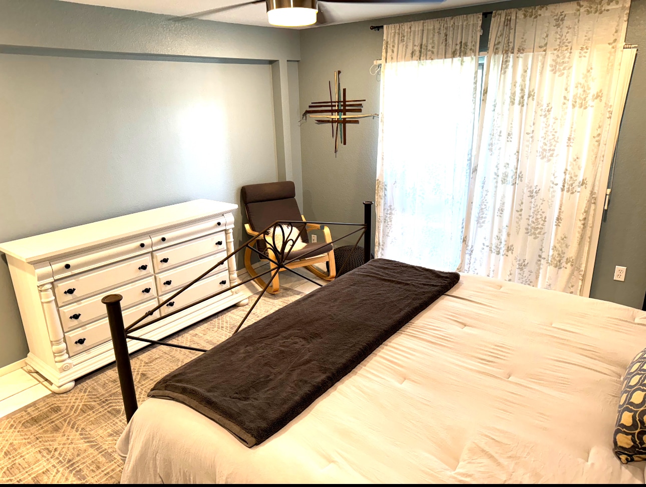 Building Photo - 604 Highcrest Dr