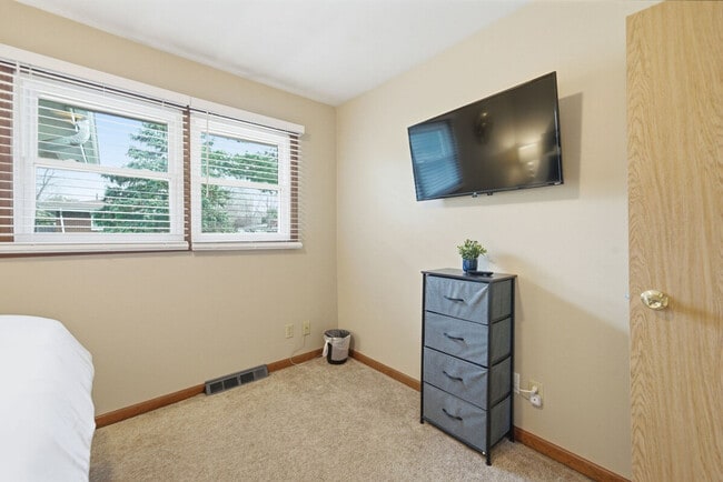 Building Photo - 1071 Johnston Dr