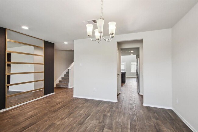 Building Photo - 8414 Aster Gln Wy