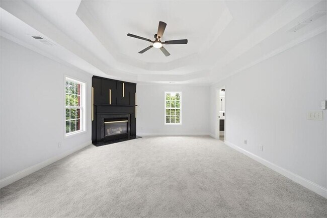 Building Photo - 2000 Millstone Dr SW