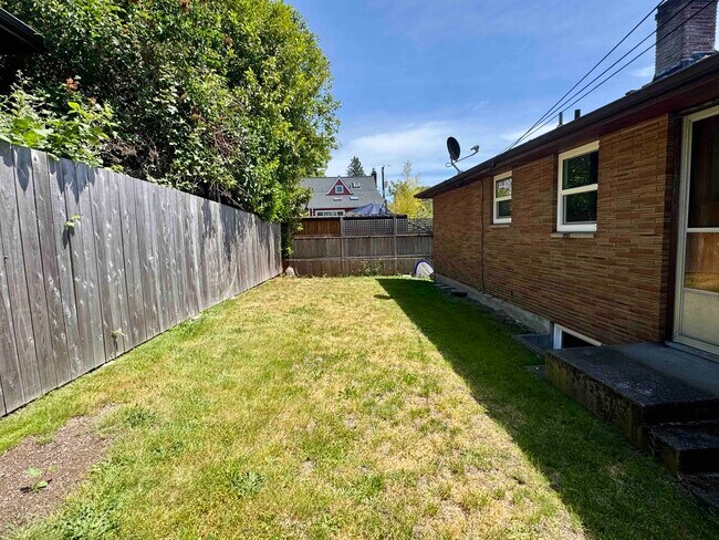 Building Photo - 1212 NW 67th St