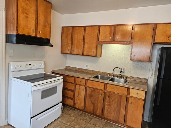 Building Photo - 3002 Woodrow St