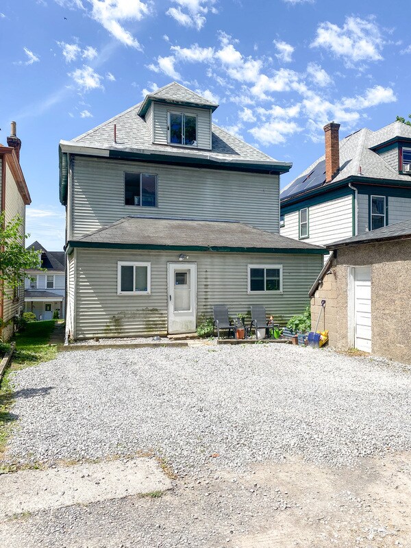 Building Photo - 723 Taylor Ave