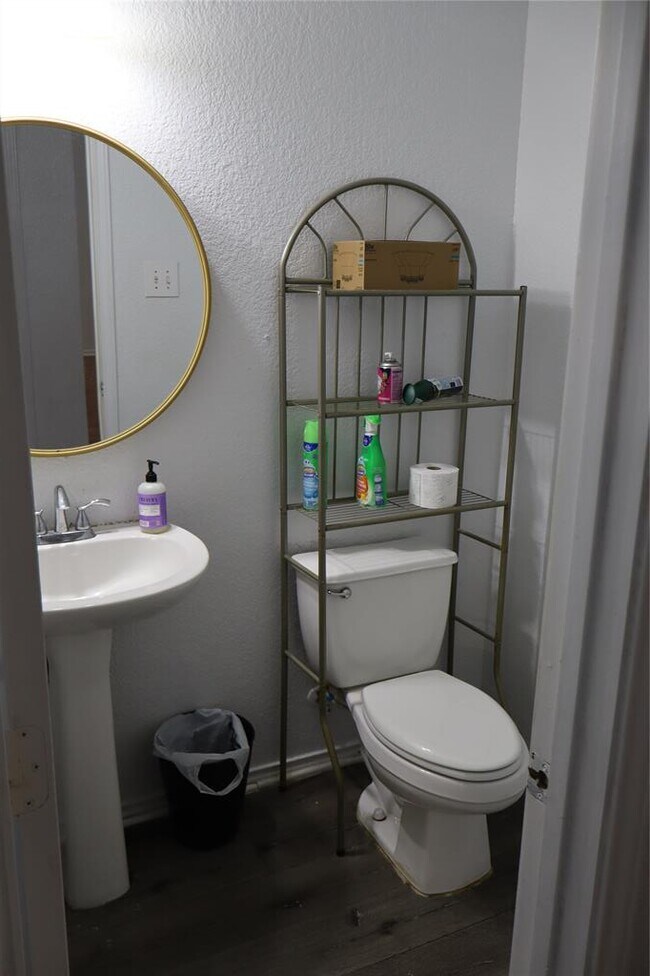 Building Photo - 5204 Mathra Dr