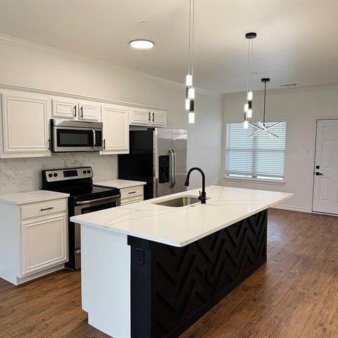 Building Photo - 5505 Dolores Pl