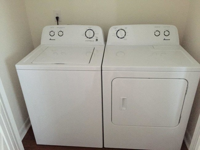 Building Photo - 1422 W Cole St