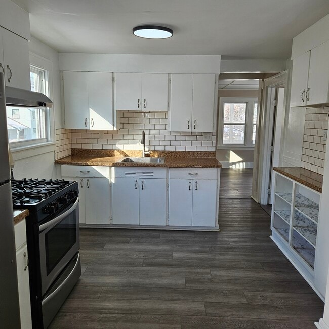 Building Photo - 35 Buffalo St