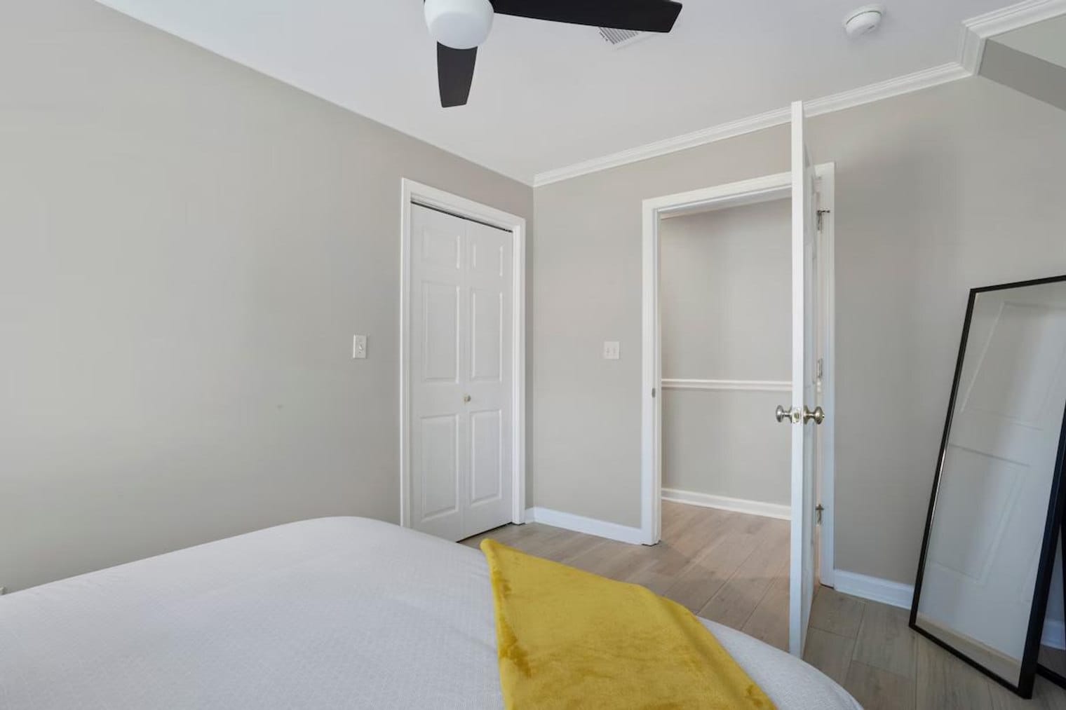 Building Photo - 426 Russell Ave