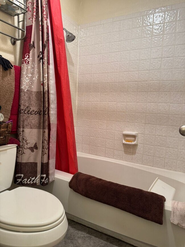 Building Photo - Welcome home to 10022 Windburn Trail!