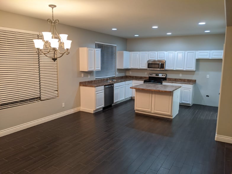 Building Photo - 9249 E Keats Ave