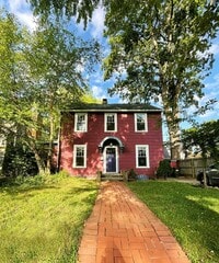 Building Photo - 1404 E Park Pl