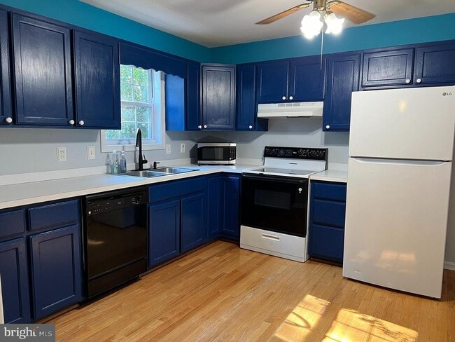 Building Photo - 4 Margate Ct