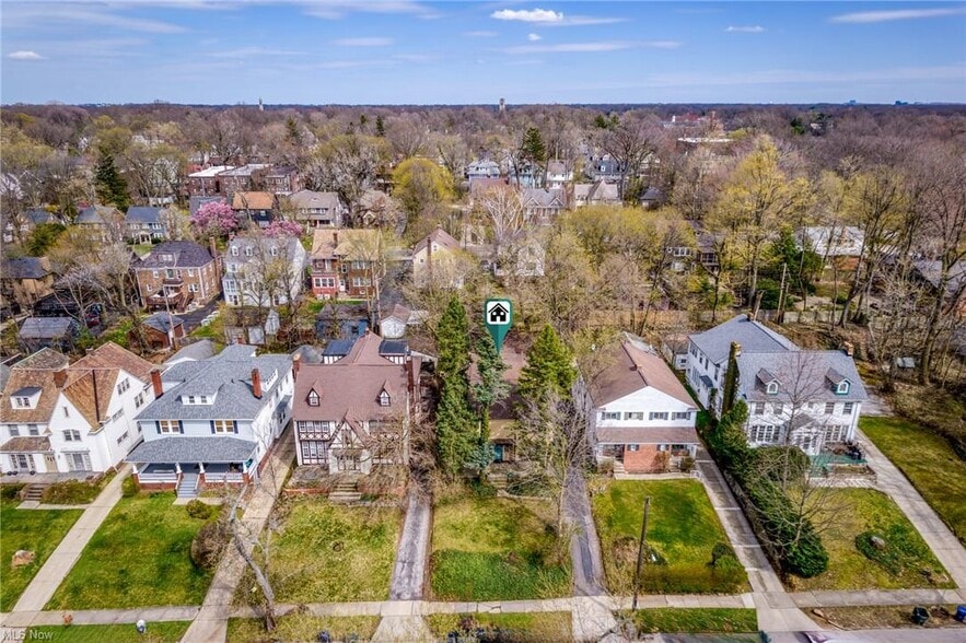 Building Photo - 2331 S Overlook Rd