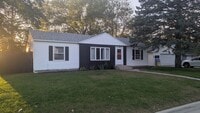 Building Photo - 3 Bedroom home with 2 car detached garage
