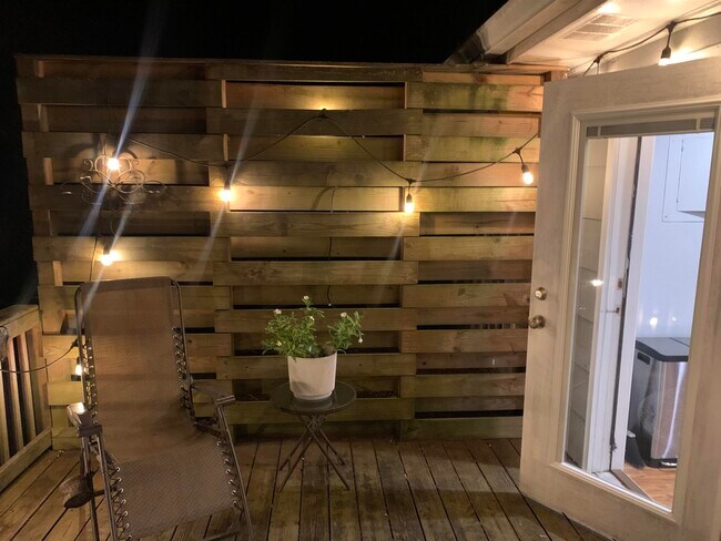 Building Photo - 1111 Washington Ct