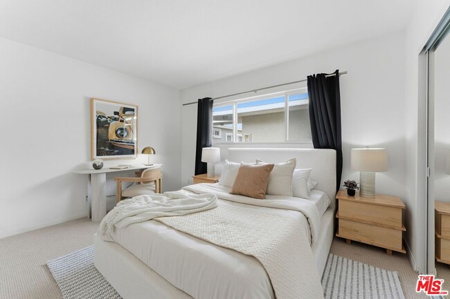 Building Photo - 2308 Schader Dr