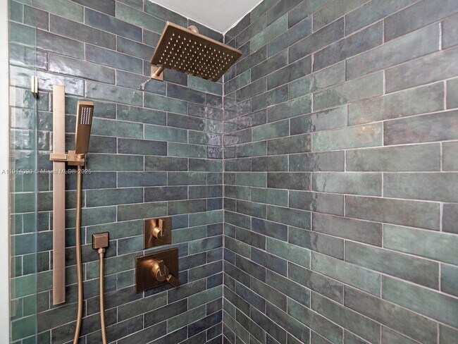 Building Photo - 1528 Drexel Ave