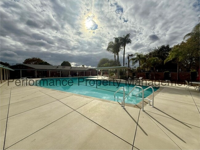 Building Photo - Cute 2 Bed/2 Bath 55+ Community w/ RBP & Security Deposit Alternative Option