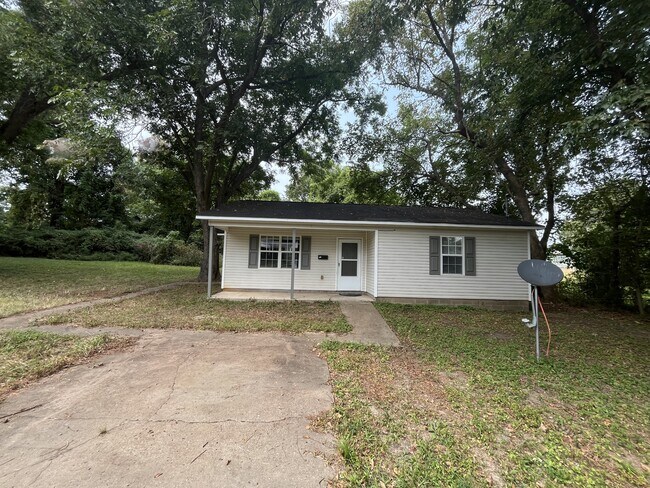 Primary Photo - 497 E Cooper St
