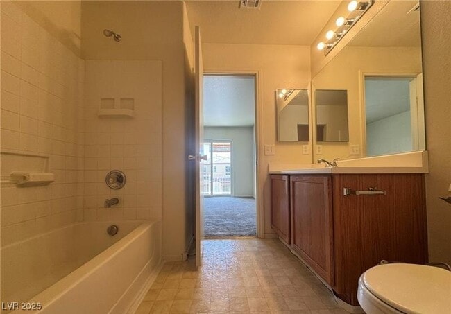 Building Photo - 7469 Margollini St
