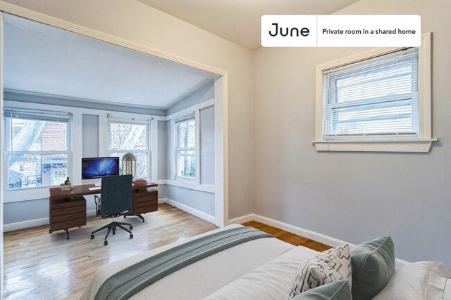 Building Photo - 39 Adrian St