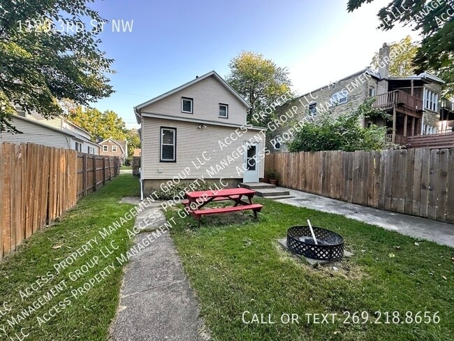 Building Photo - 1120 3rd St NW