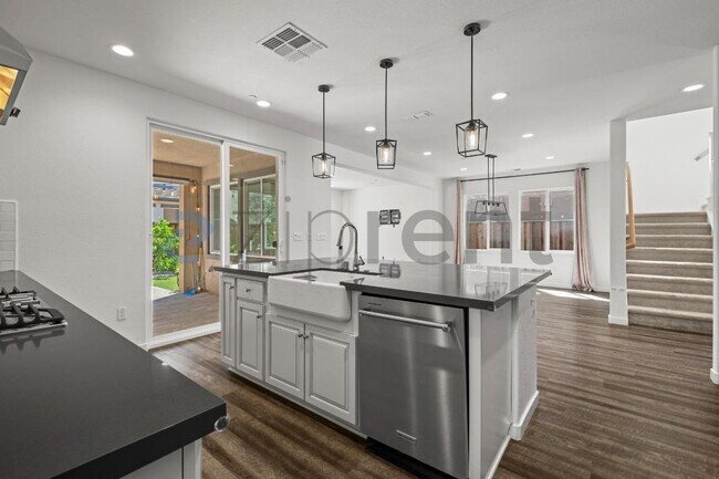 Building Photo - 136 Willowrun Wy