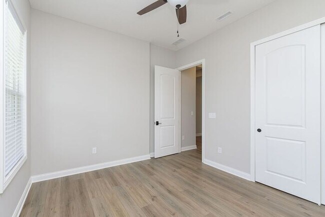 Building Photo - Gorgeous Newly Built 3 Bedroom 3 Full Bath on Golf Course in Westfield!