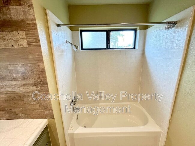 Building Photo - 45414 Driftwood Dr