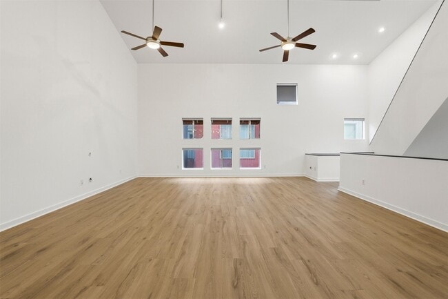 Building Photo - 6121 Gehring St