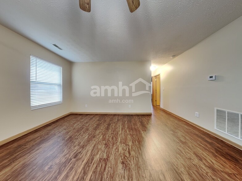 Building Photo - 12 Mynah Dr