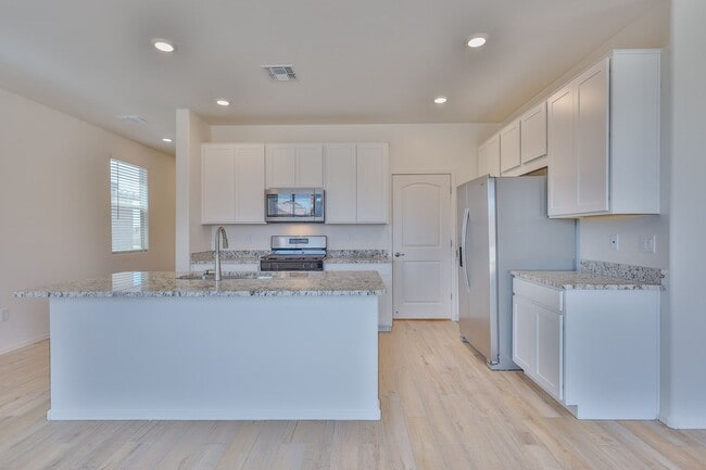 Building Photo - 3 bedroom, 2.5 bath NEW BUILD HOME