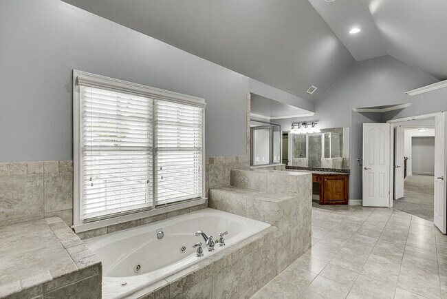 Building Photo - 4537 Grandview Pkwy